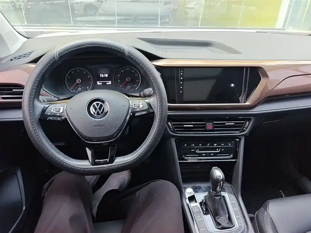 Volkswagen Tharu — фото 8