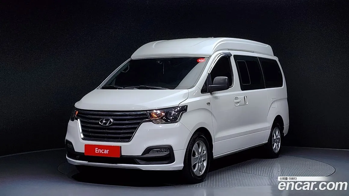 Hyundai Starex — фото 1
