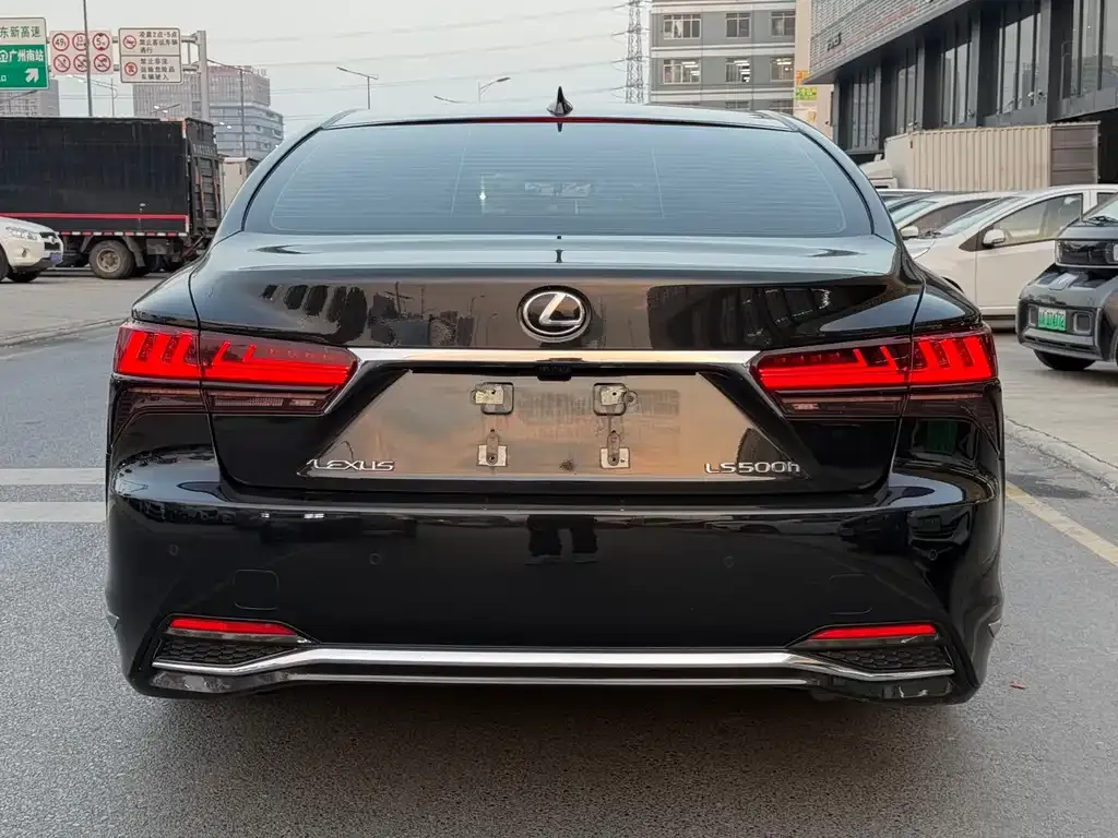 Lexus LS — фото 2