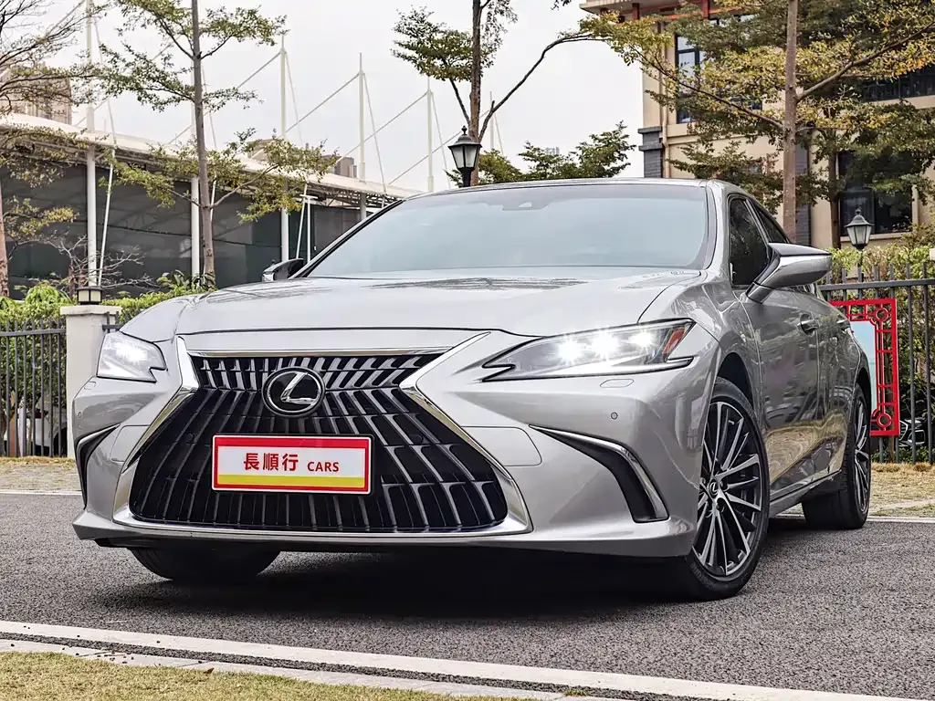 Lexus ES — фото 4