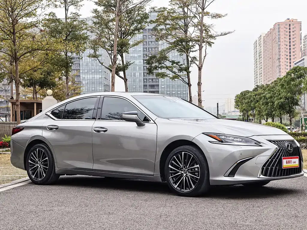 Lexus ES — фото 10