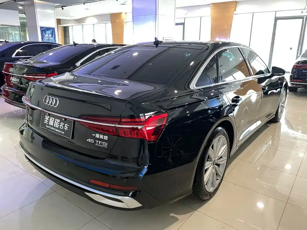 Audi A6L — фото 3