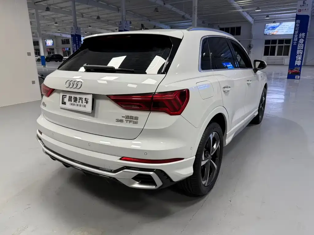 Audi Q3 — фото 10