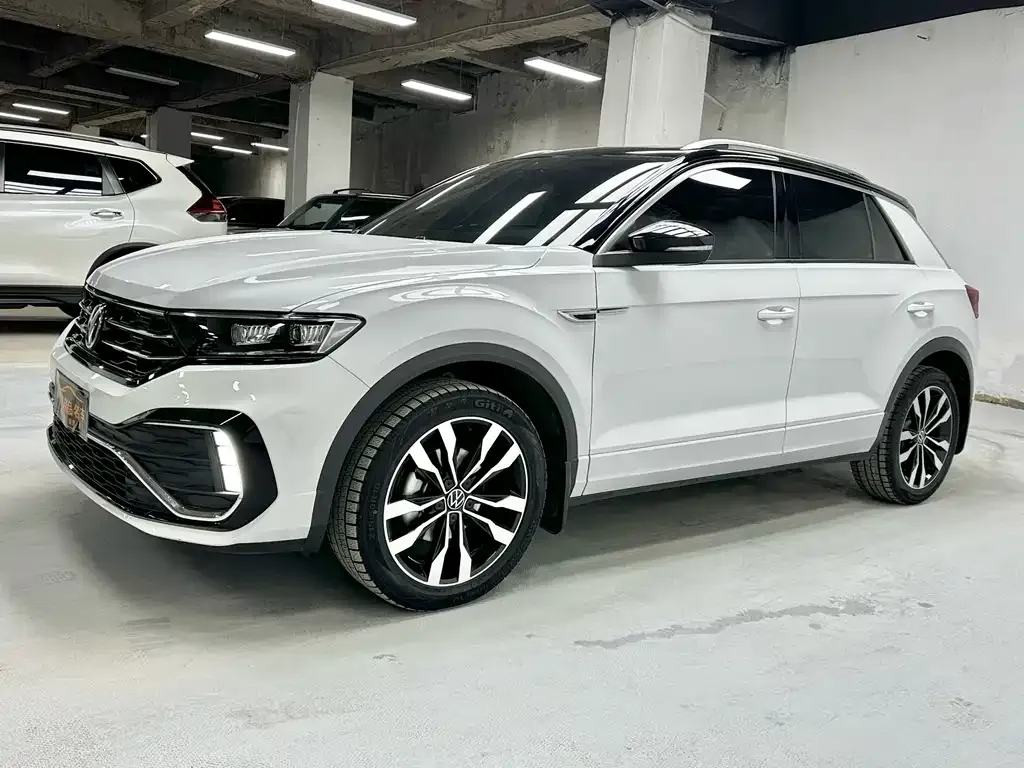 Volkswagen T-Roc — фото 1