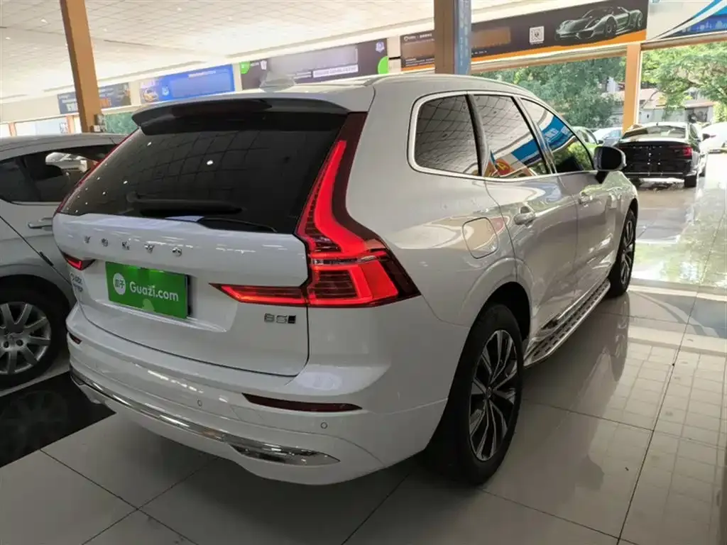 Volvo XC60 — фото 9