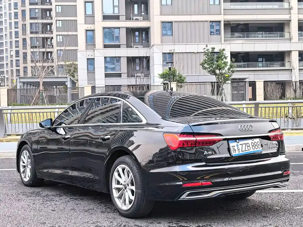 Audi A6L — фото 10