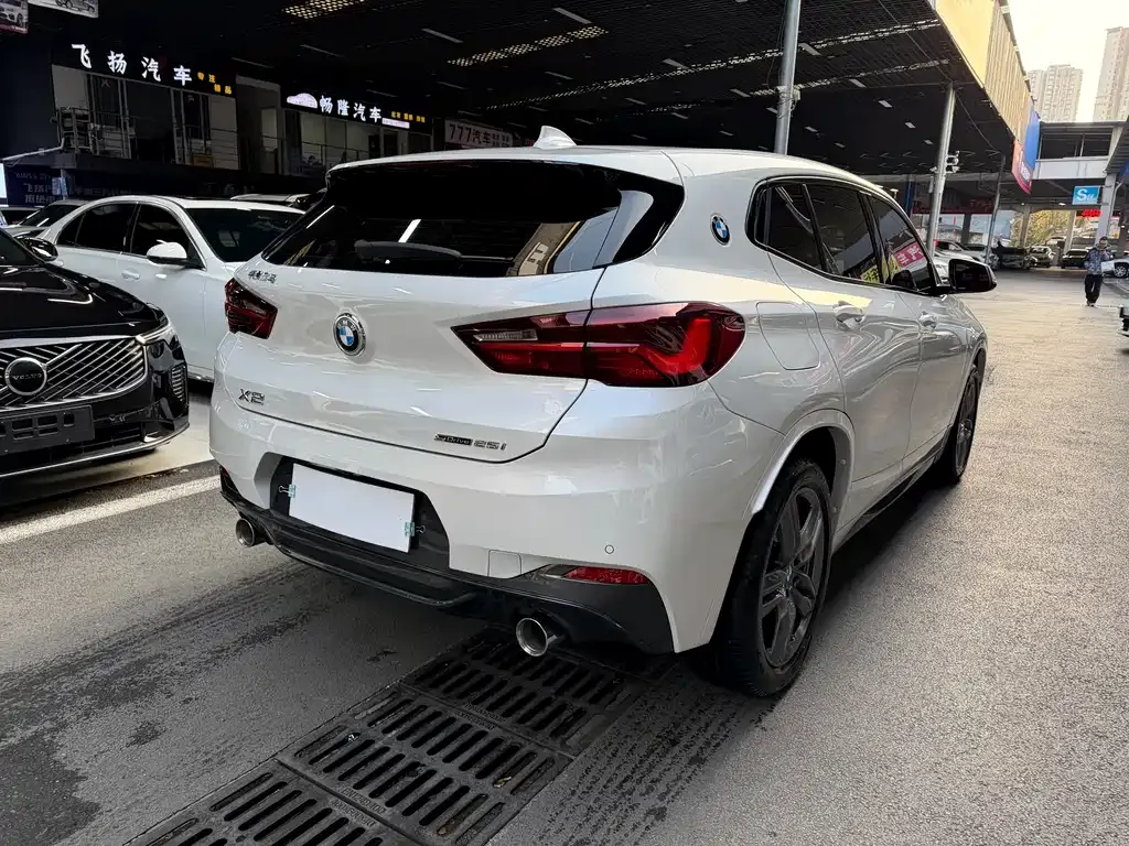BMW X2 — фото 10