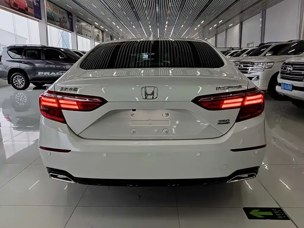 Honda Inspire — фото 6