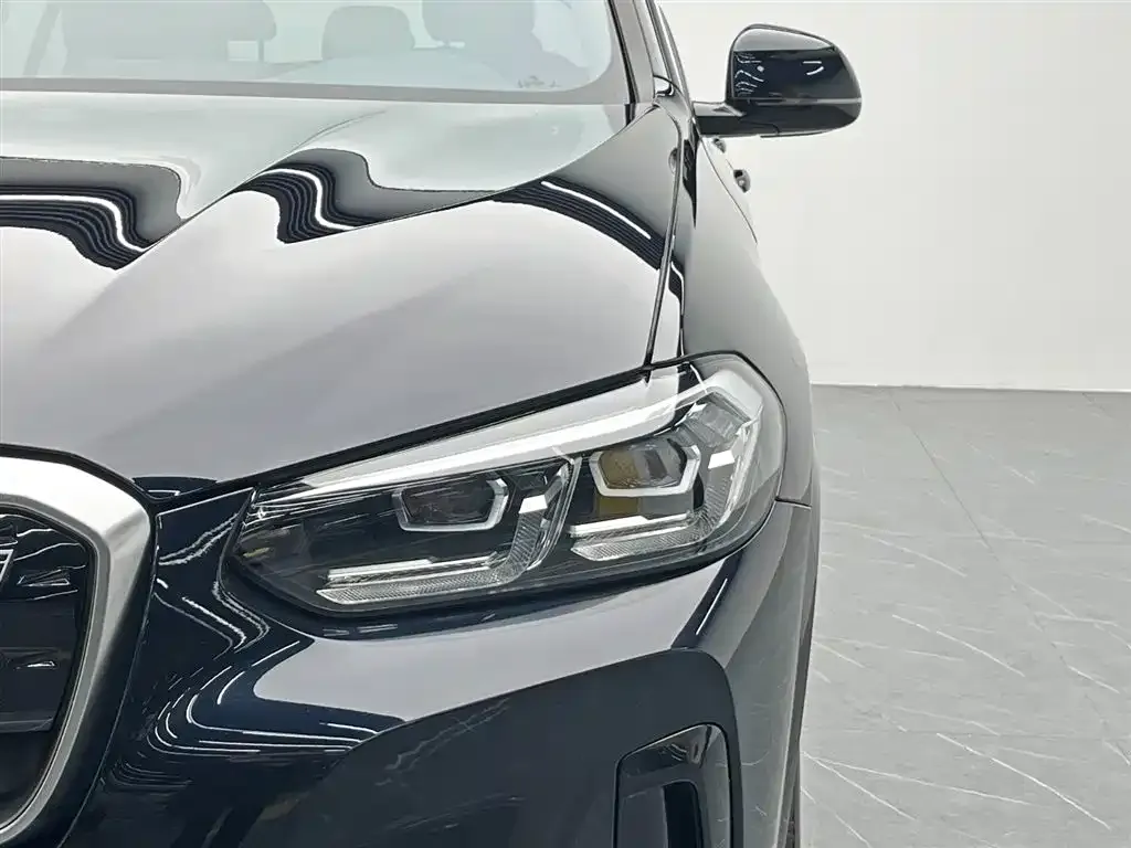 BMW iX3 — фото 8