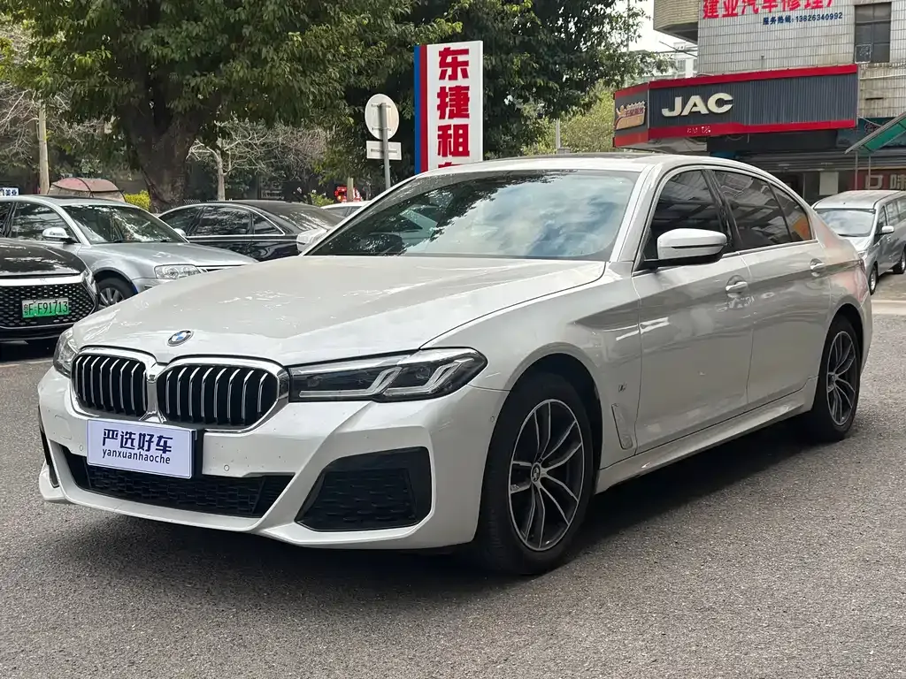 BMW 5 Series — фото 1