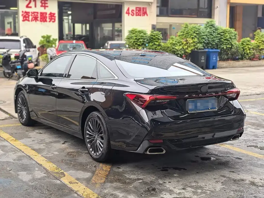 Toyota Avalon — фото 8