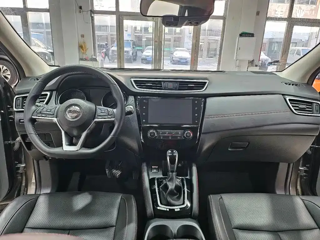Nissan Qashqai — фото 10