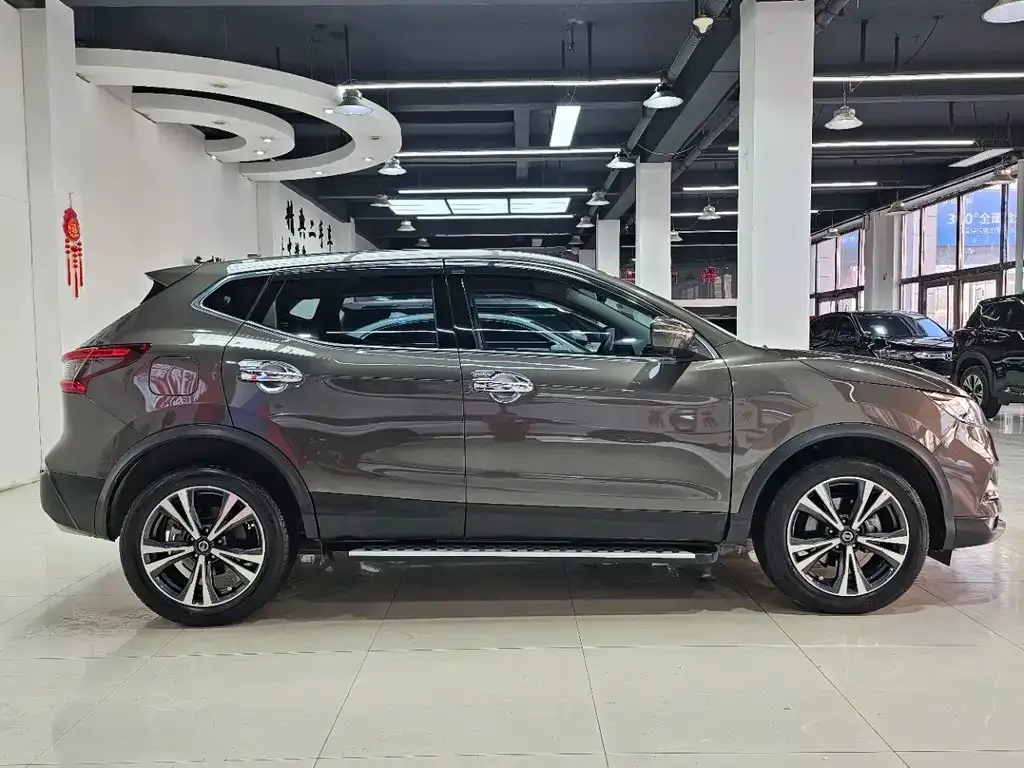Nissan Qashqai — фото 7