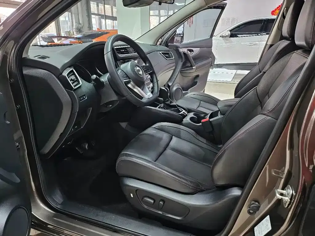 Nissan Qashqai — фото 9