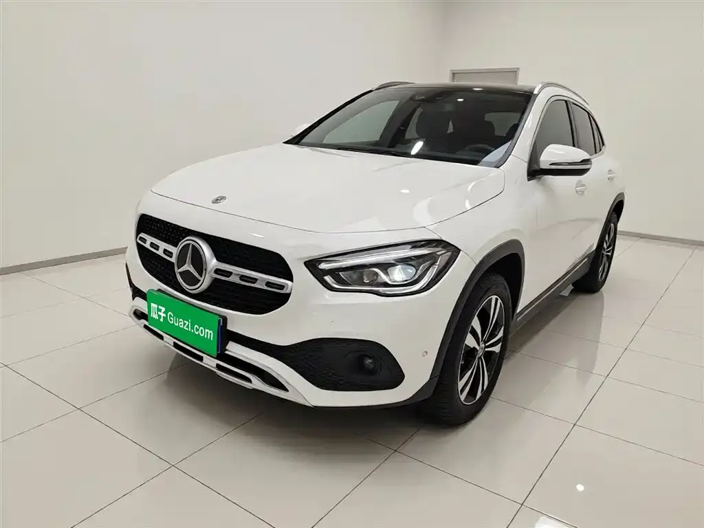 Mercedes-Benz GLA — фото 1