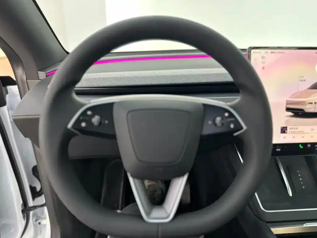 Tesla Model Y L — фото 3
