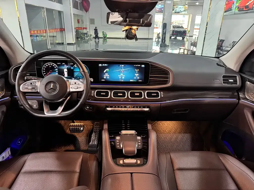 Mercedes-Benz GLS — фото 9