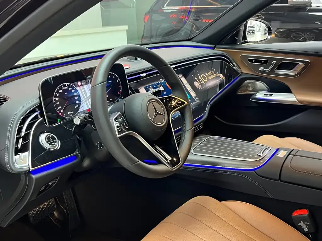 Mercedes-Benz E-Class — фото 10