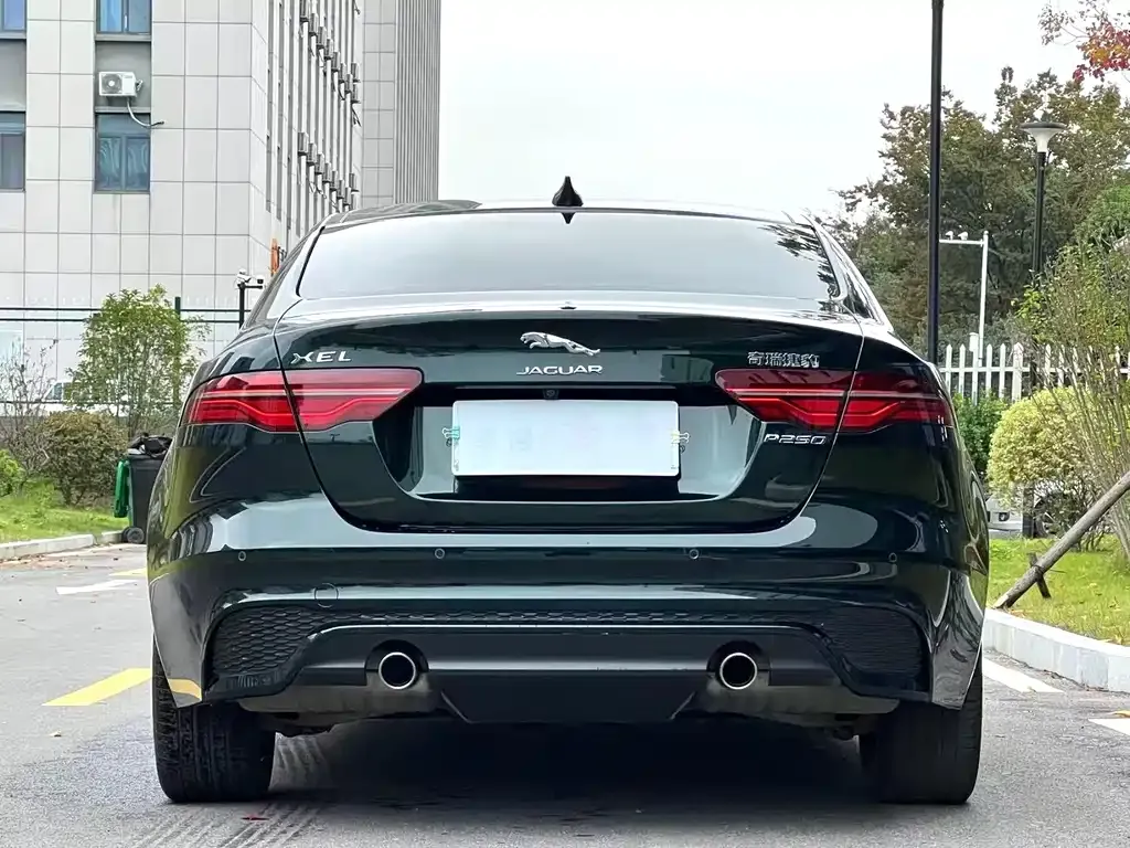 Jaguar XEL — фото 9