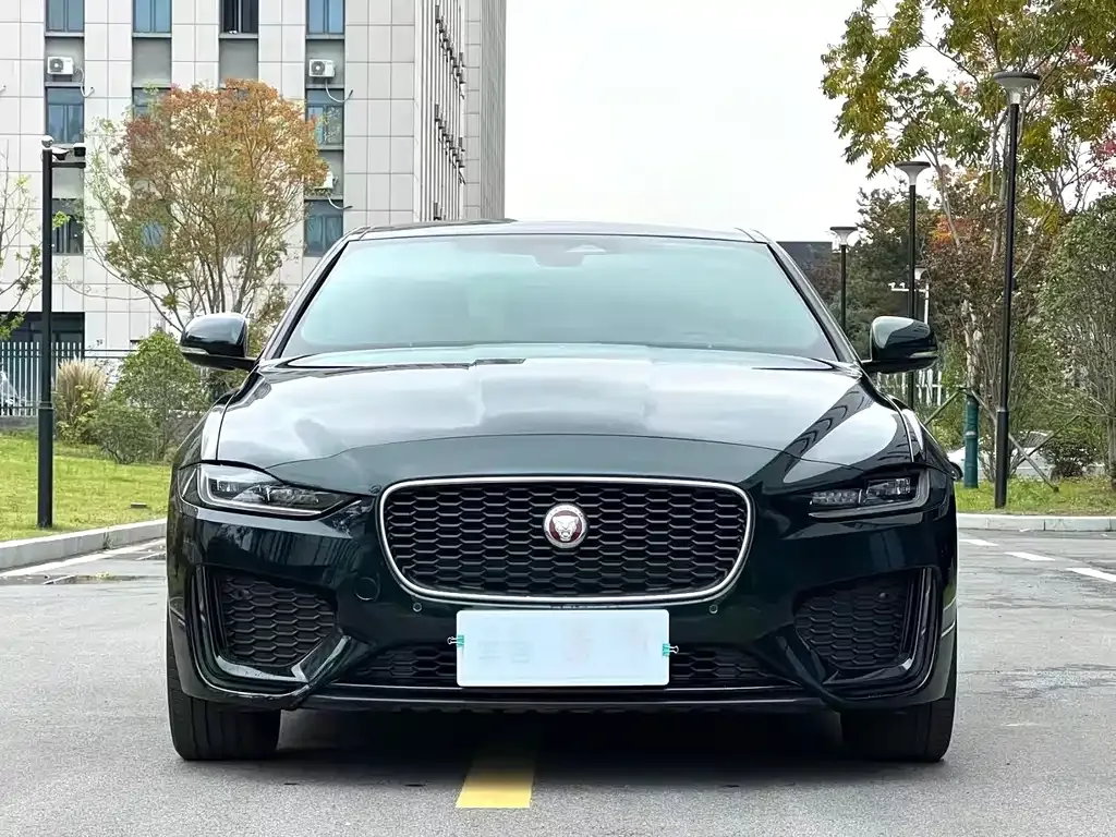Jaguar XEL — фото 10