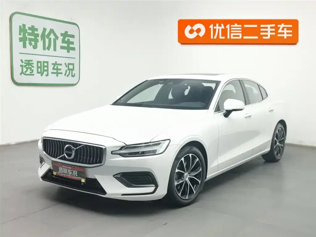 Volvo S60 — фото 1