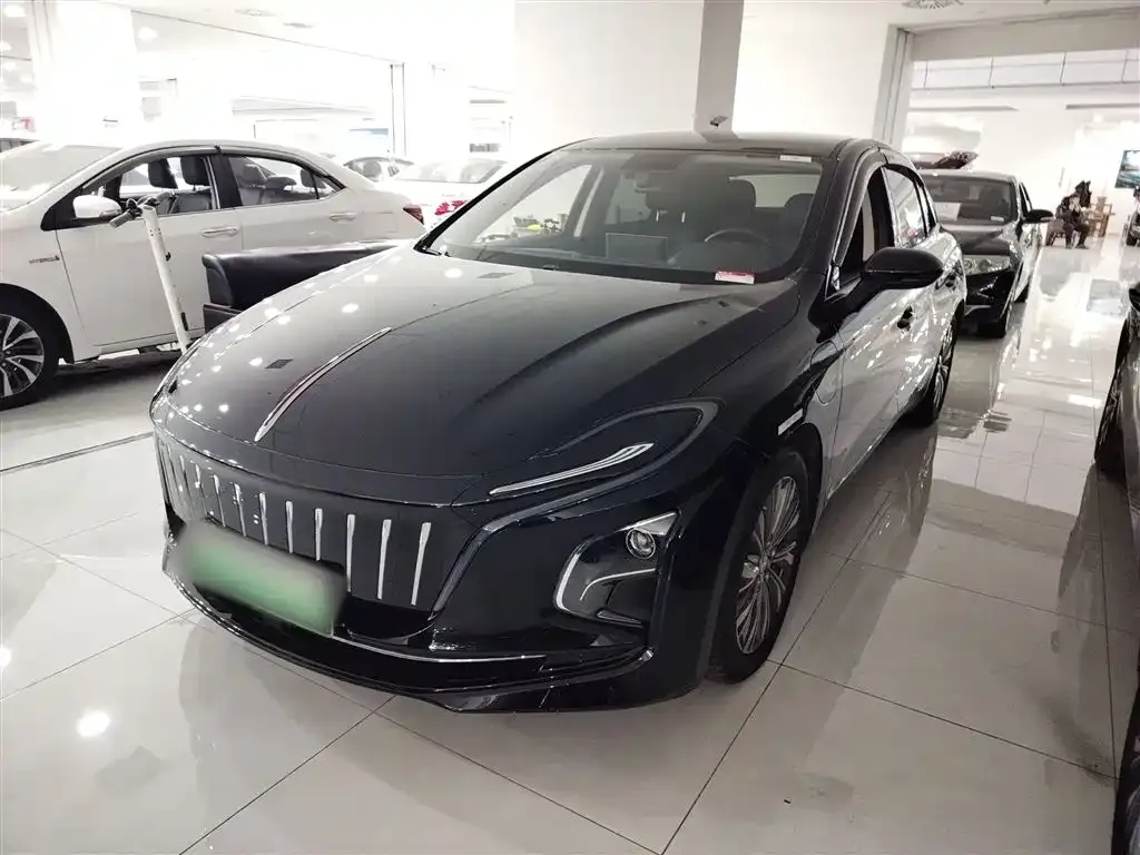 Hongqi E-QM5 — фото 1