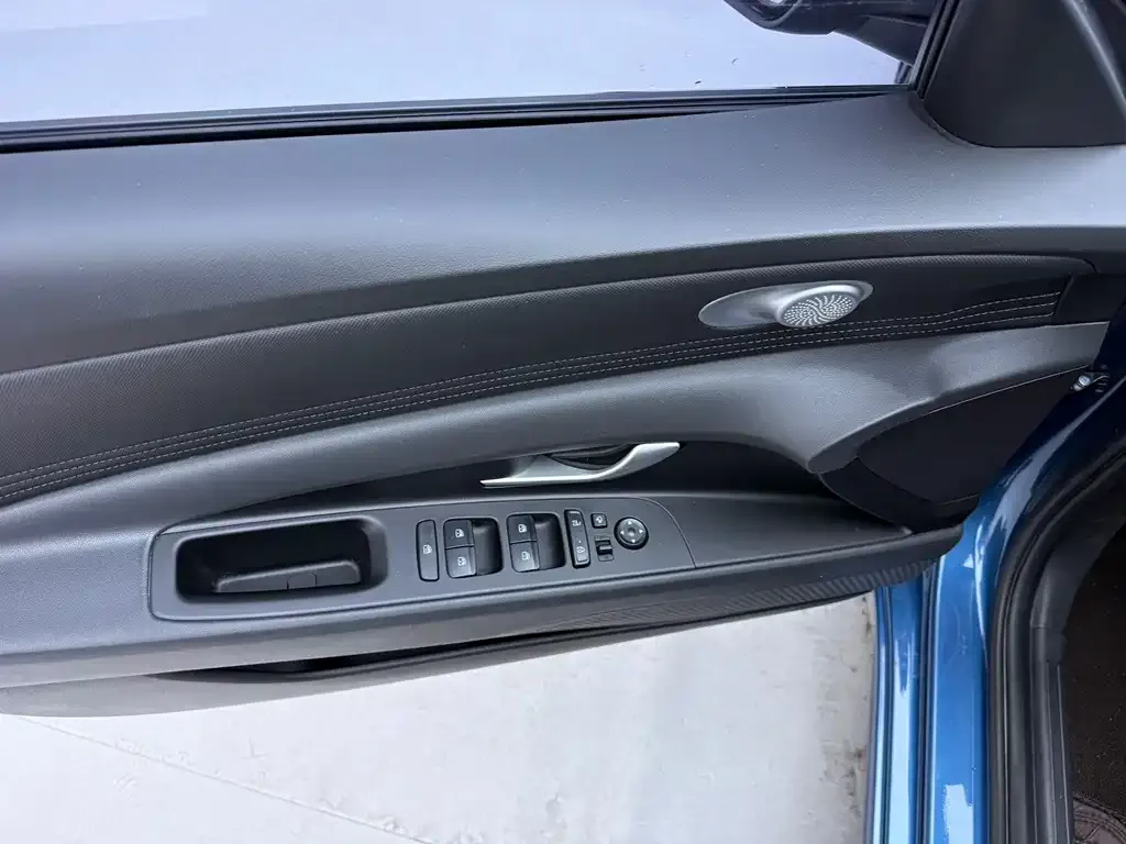 Hyundai Elantra — фото 4