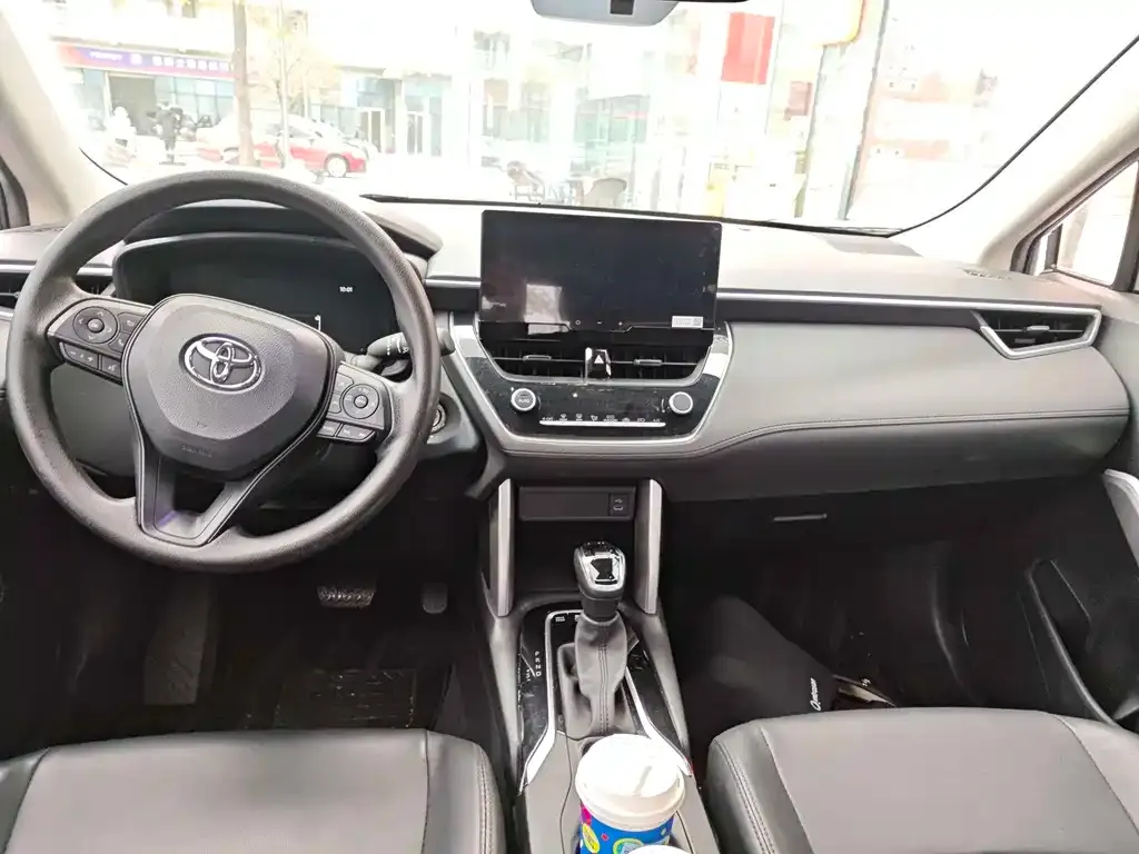Toyota Corolla Cross — фото 2