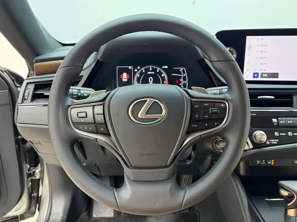 Lexus ES — фото 9