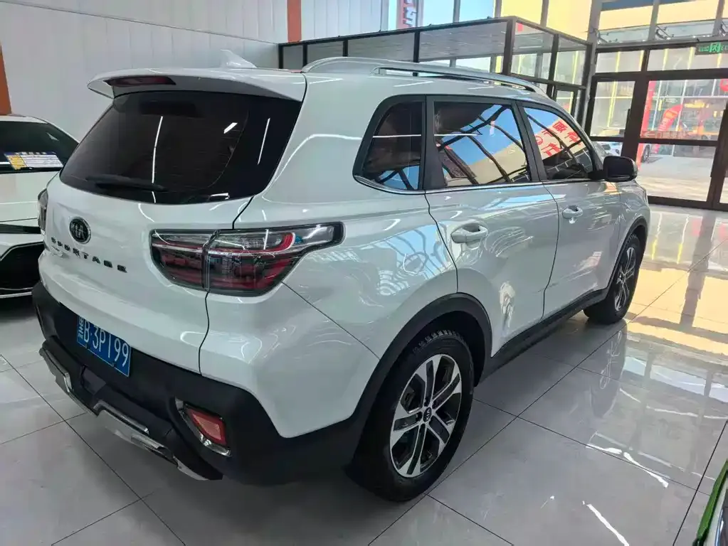 Haval M6 — фото 6