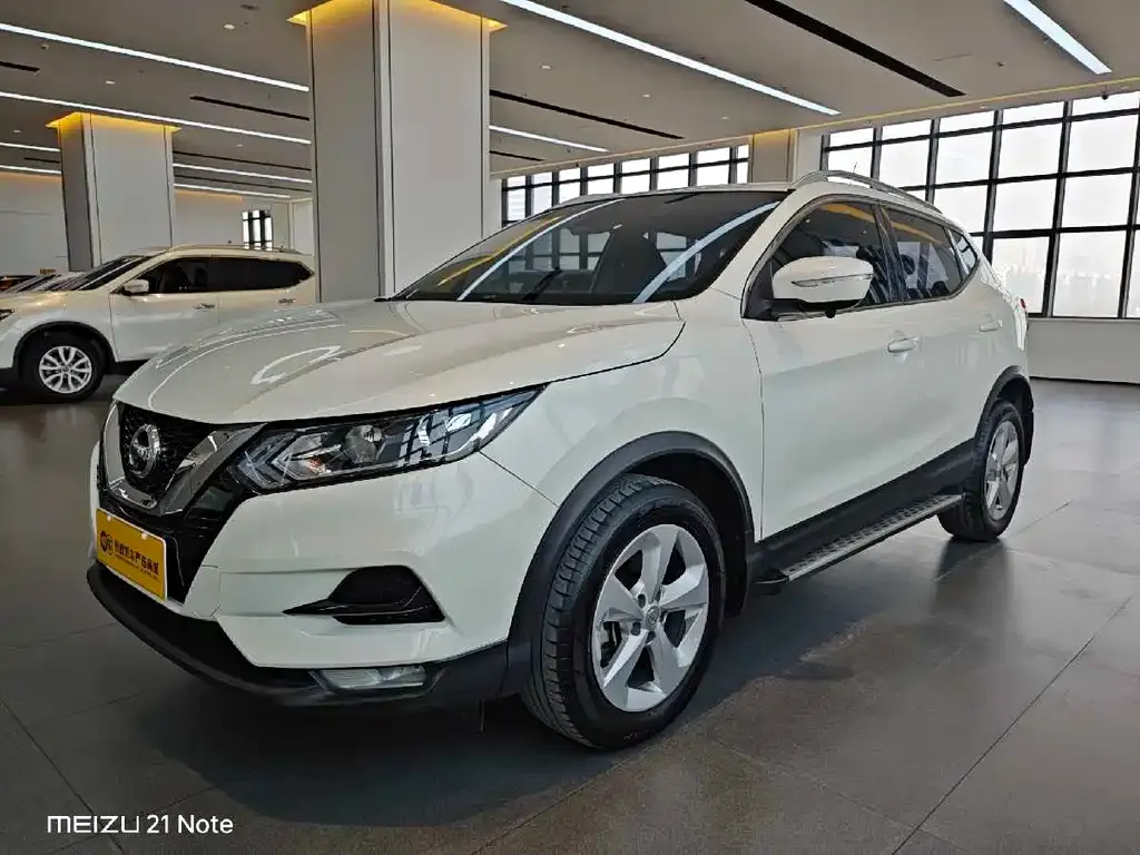 Nissan Qashqai — фото 1