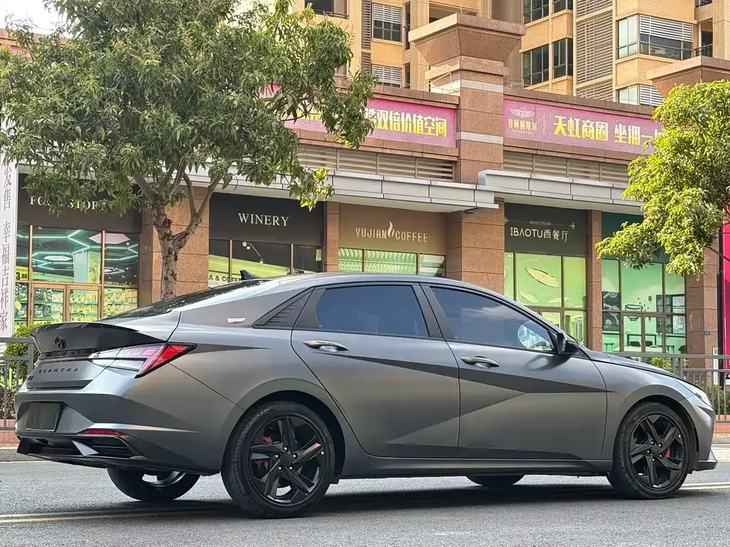 Hyundai Elantra — фото 8
