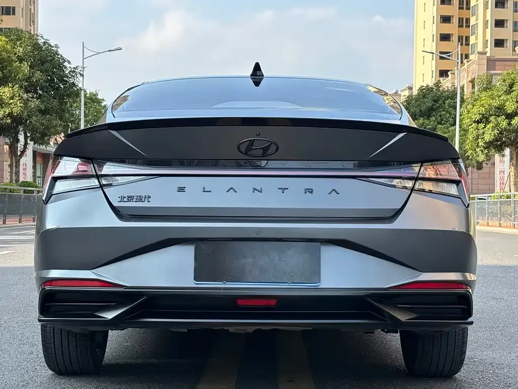 Hyundai Elantra — фото 2