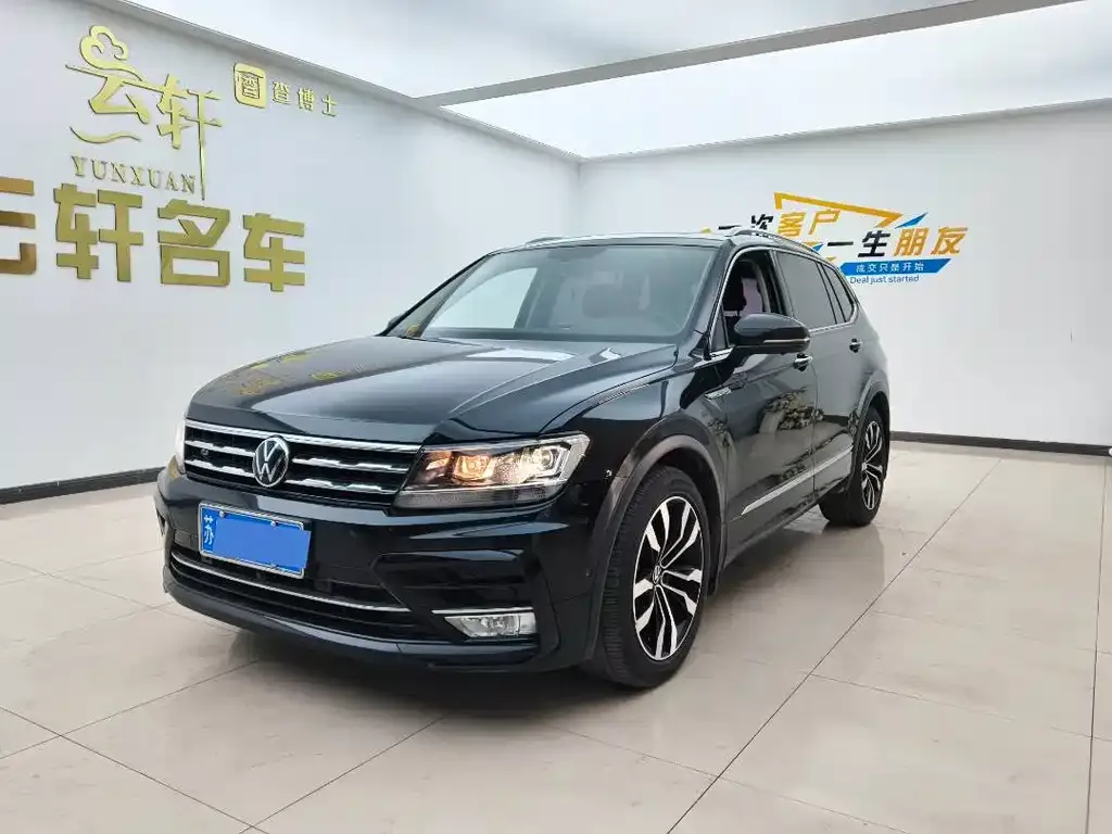 Volkswagen Tiguan L — фото 1