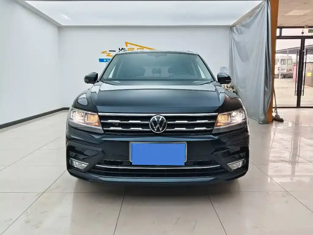 Volkswagen Tiguan L — фото 3