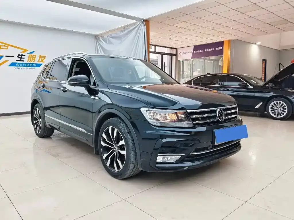 Volkswagen Tiguan L — фото 2