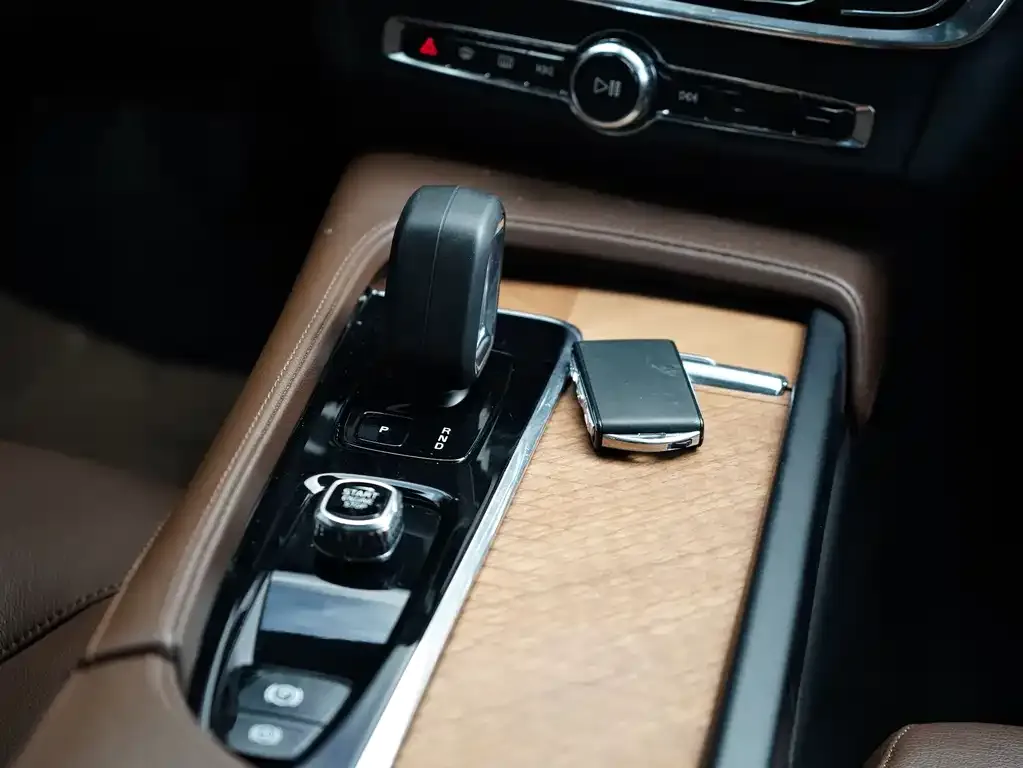 Volvo S90 — фото 3