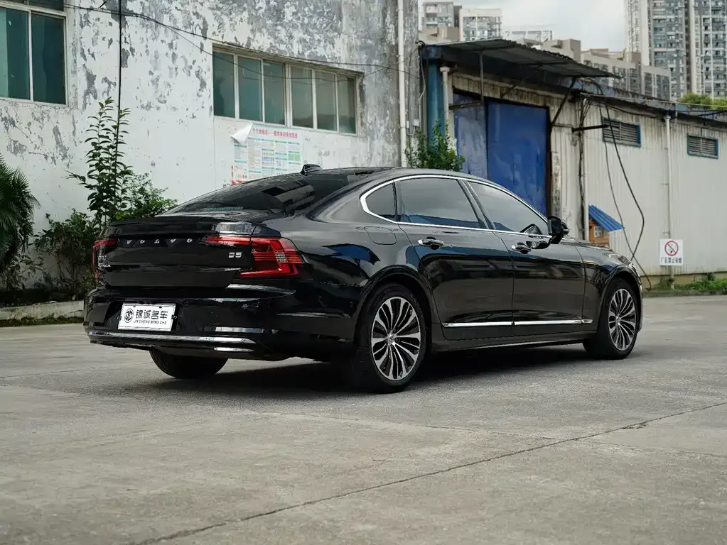 Volvo S90 — фото 9
