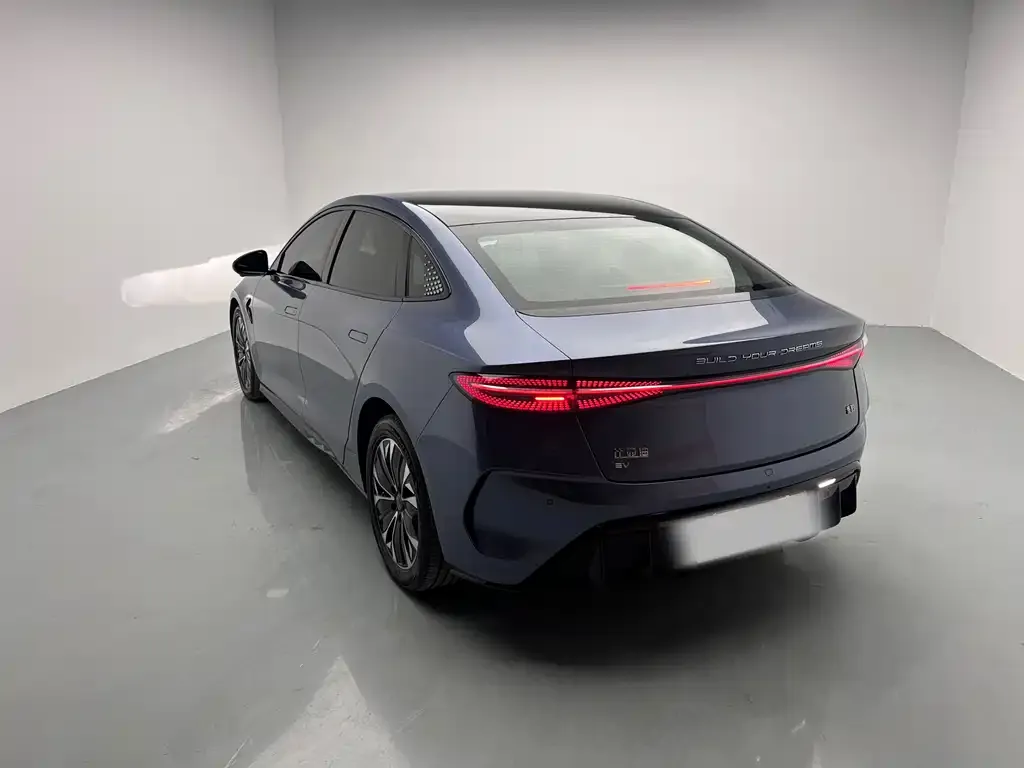 BYD Seal — фото 3
