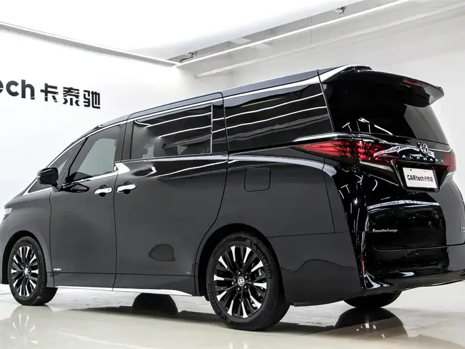 Toyota Alphard — фото 4