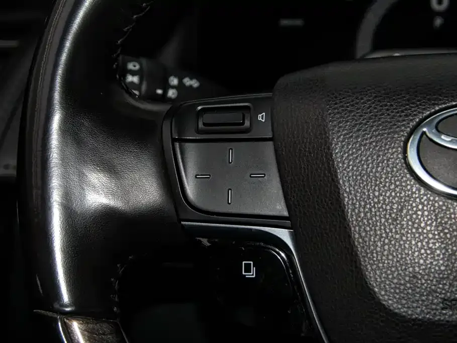 Toyota Alphard — фото 9