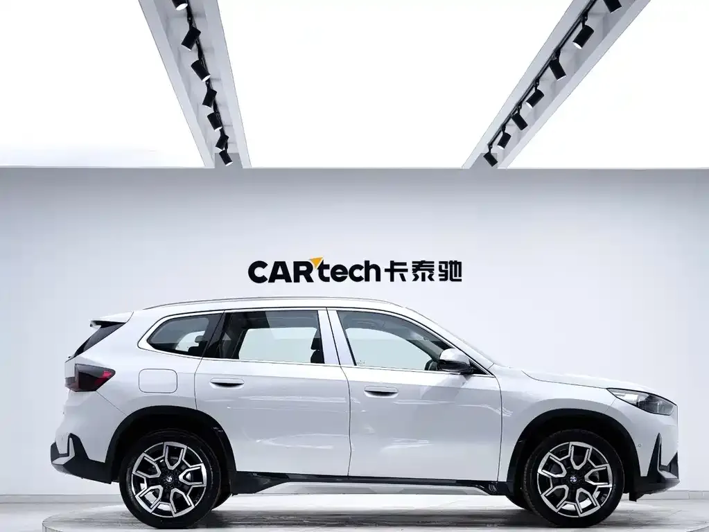 BMW X1 — фото 9