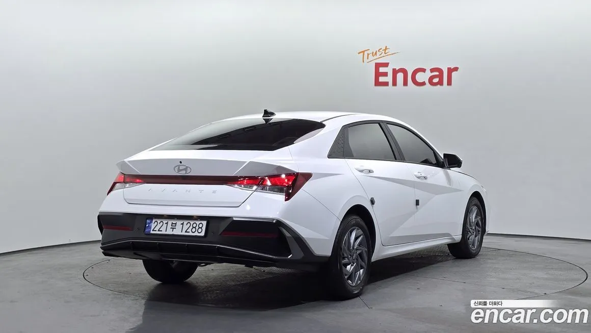 Hyundai AVANTE — фото 2