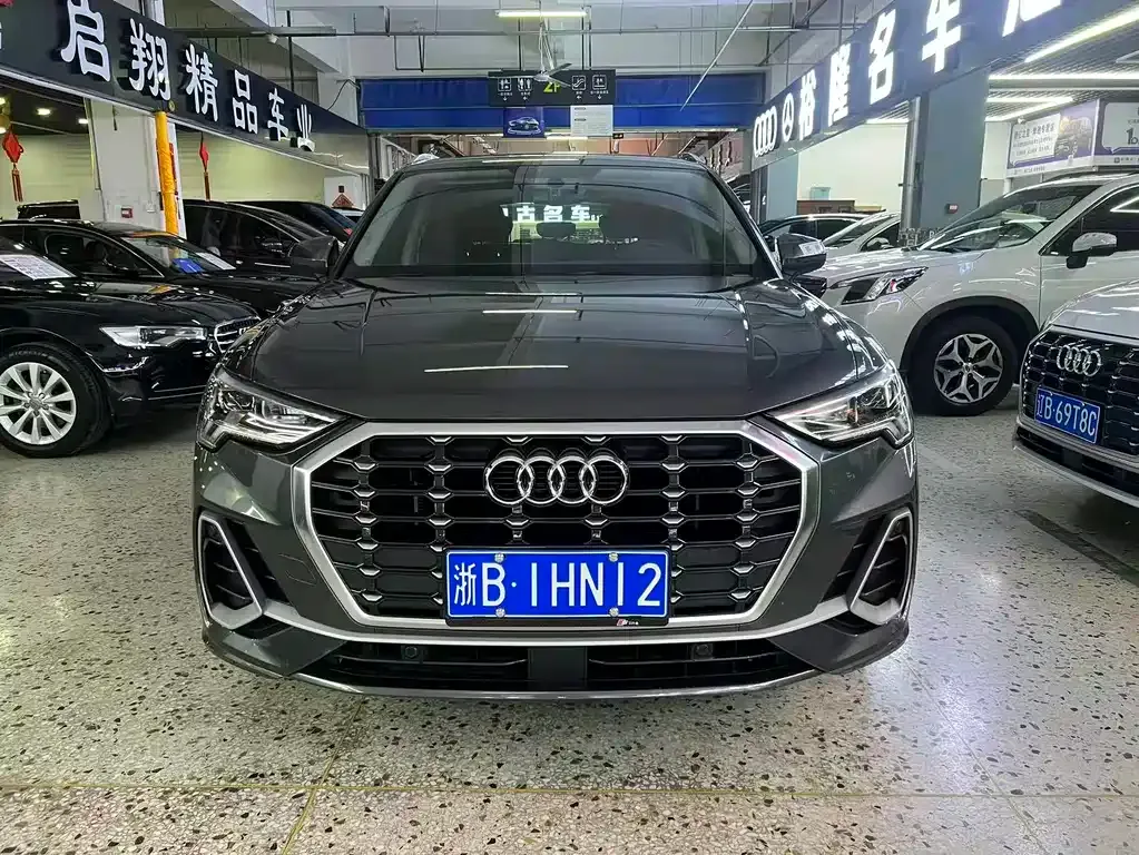 Audi Q3 — фото 10