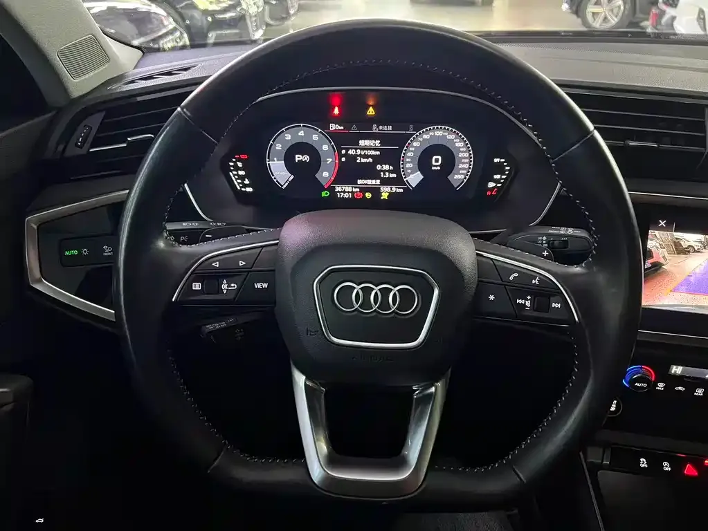 Audi Q3 — фото 3
