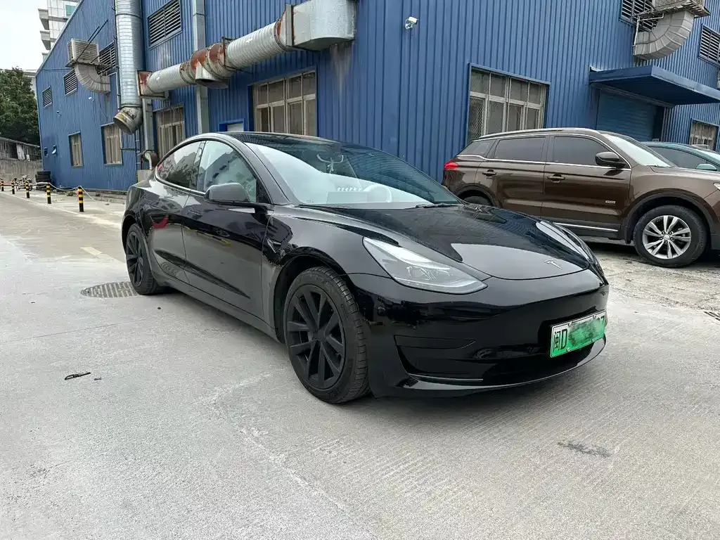 Tesla Model 3 — фото 7