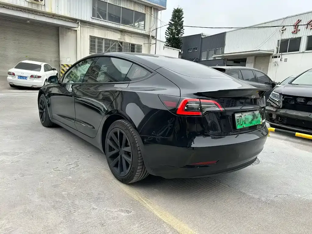 Tesla Model 3 — фото 6