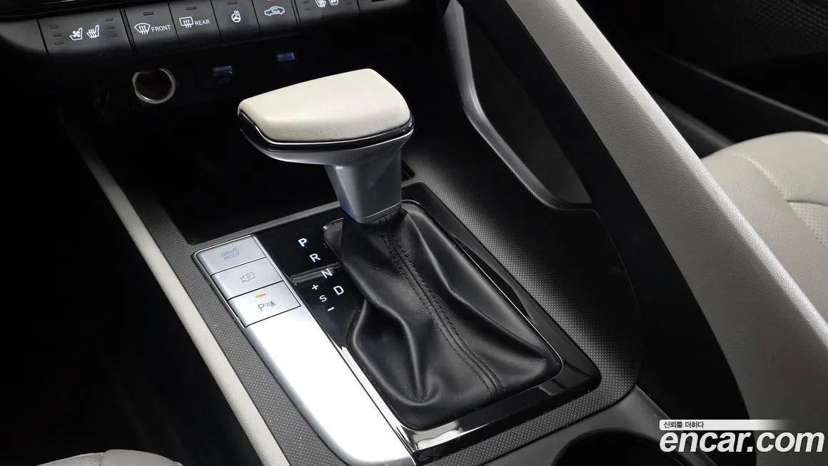 Hyundai AVANTE — фото 8