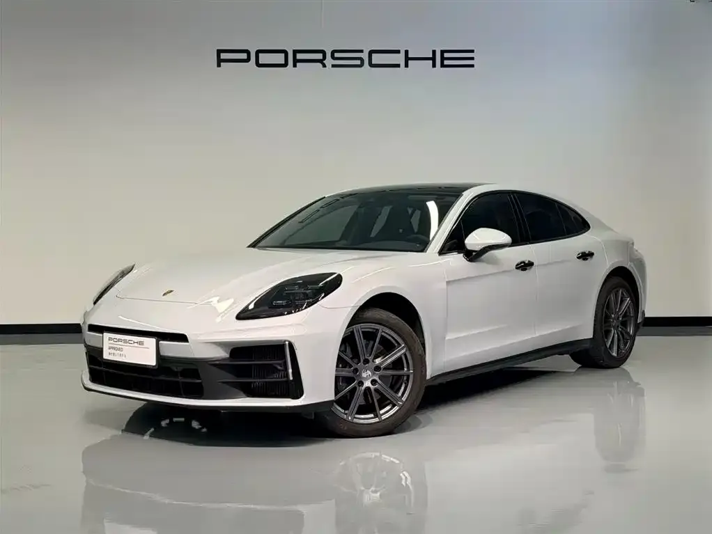 Porsche Panamera — фото 1