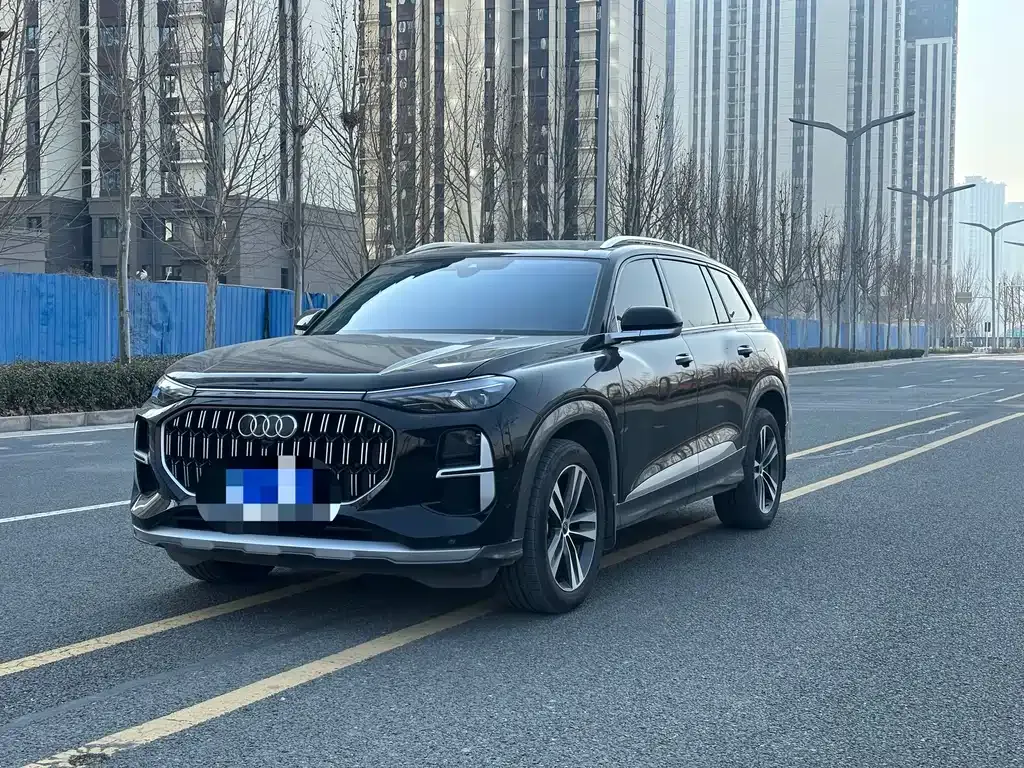 Audi Q6 — фото 1